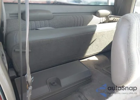 1998 Chevrolet K1500 Fleetside z USA, uszkodzony, nr VIN 1GCEK19M2WE205293